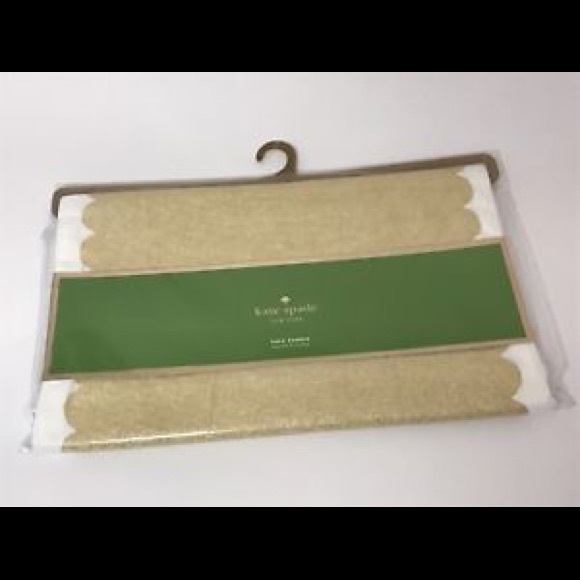 Kate Spade Christmas Gold Scallop Table Runner - Picture 3 of 5